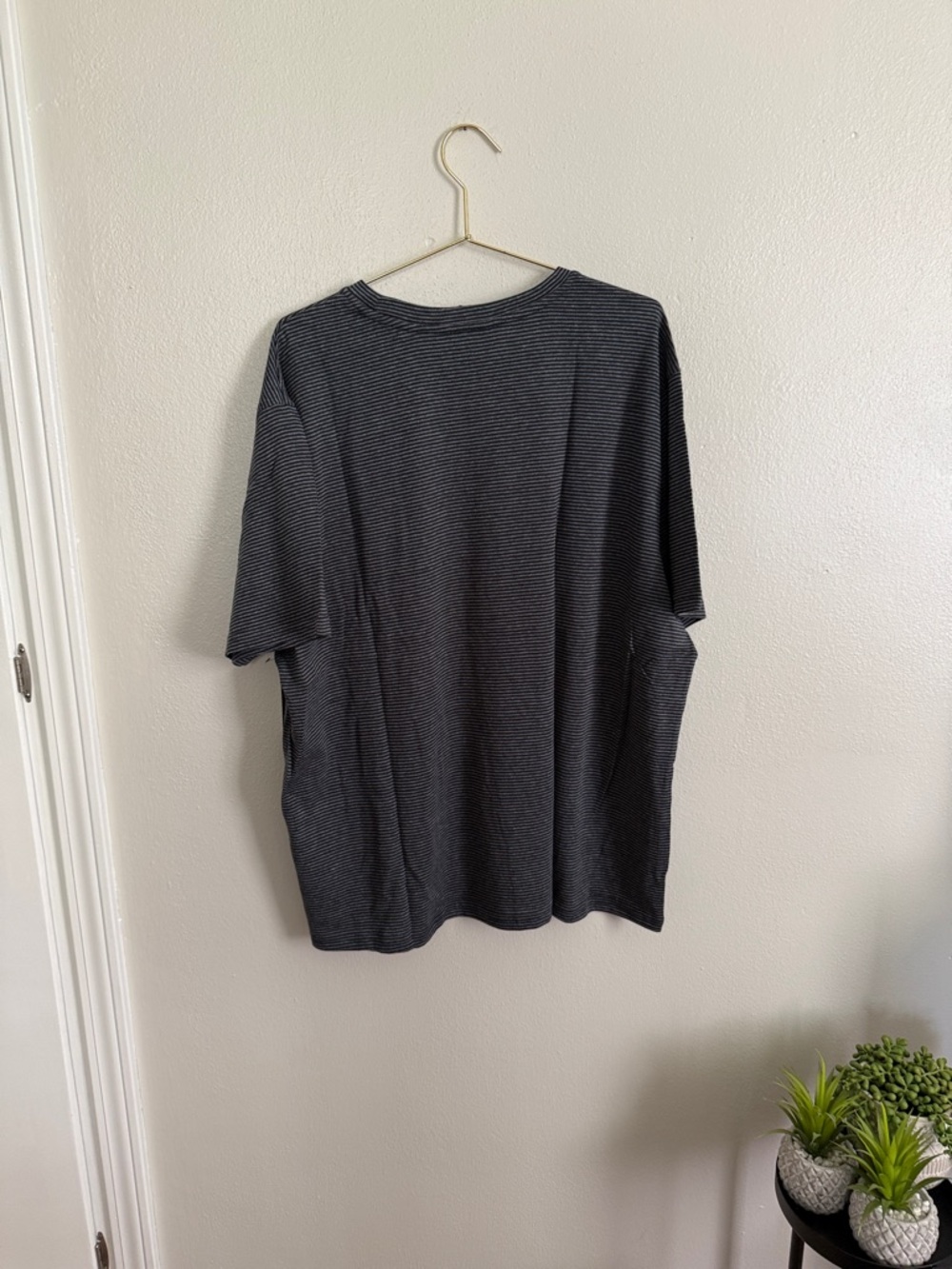 Liverpool Men's XXL Short Sleeve Crewneck Pocket Tee - Charcoal/Blue Microstripe - Picture 4 of 4
